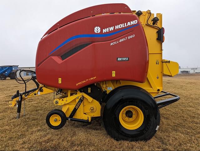 Image of New Holland RB560 Specialty Crop equipment image 4