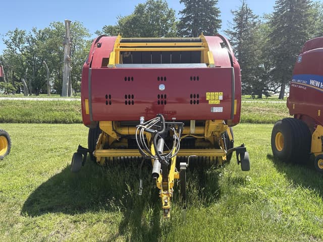 Image of New Holland RB560 Specialty Crop Plus equipment image 4