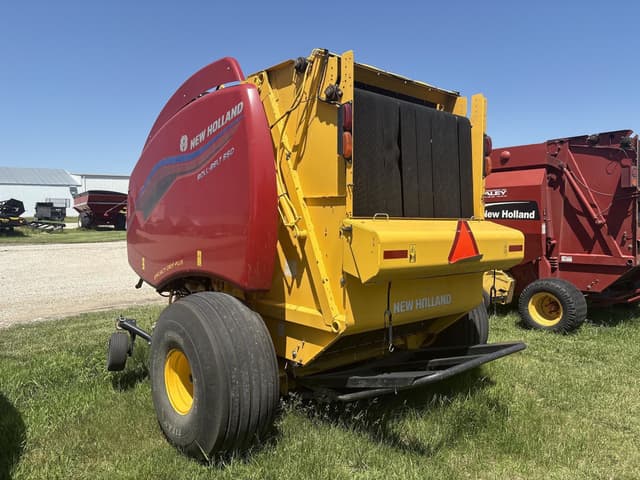 Image of New Holland RB560 Specialty Crop Plus equipment image 2
