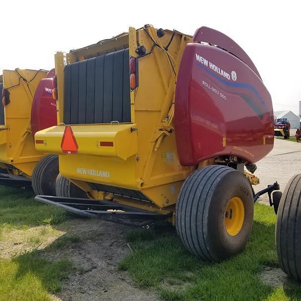 Image of New Holland RB560 Specialty Crop Plus equipment image 3