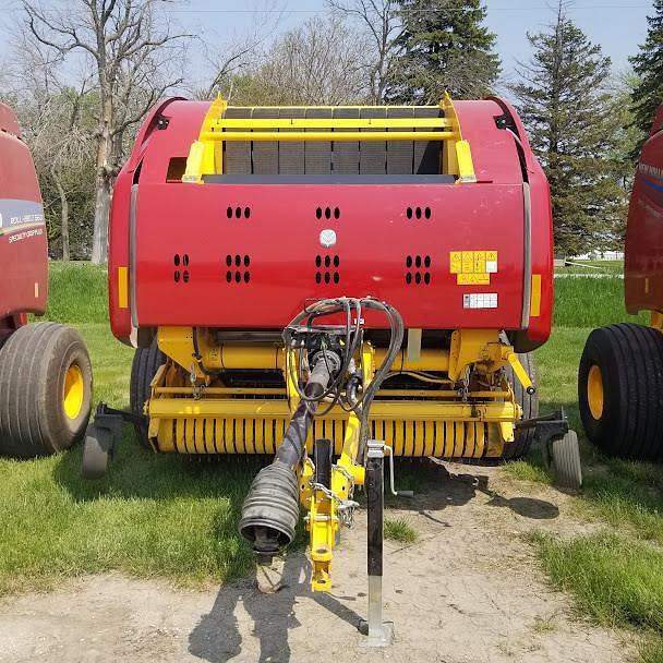 Image of New Holland RB560 Specialty Crop Plus equipment image 4