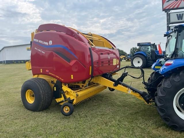 2022 New Holland RB560 Specialty Crop Plus Equipment Image0