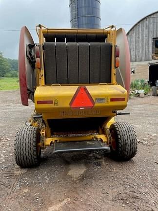 Image of New Holland RB450 CropCutter equipment image 2