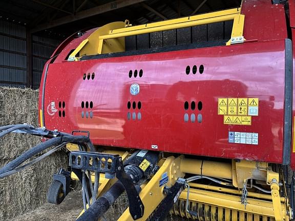 Image of New Holland RB560 Specialty Crop Plus equipment image 2