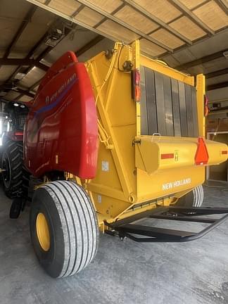 Image of New Holland RB560 Specialty Crop Plus equipment image 3