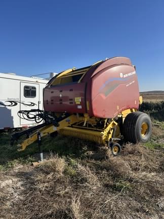 Image of New Holland RB560 Specialty Crop Plus equipment image 4
