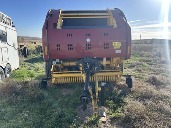 Image of New Holland RB560 Specialty Crop Plus equipment image 2