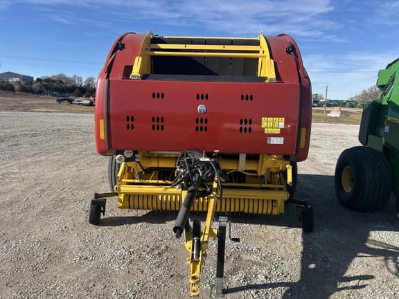Image of New Holland RB560 Specialty Crop Plus equipment image 1