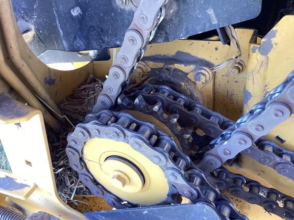 Image of New Holland RB560 Specialty Crop equipment image 2