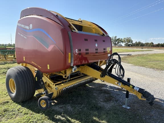 Image of New Holland RB560 Specialty Crop equipment image 4