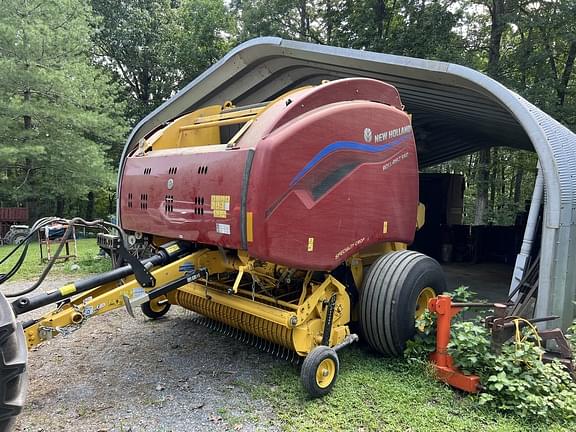Image of New Holland RB560 Specialty Crop equipment image 4