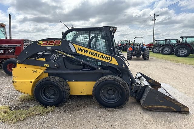 Image of New Holland L328 equipment image 4