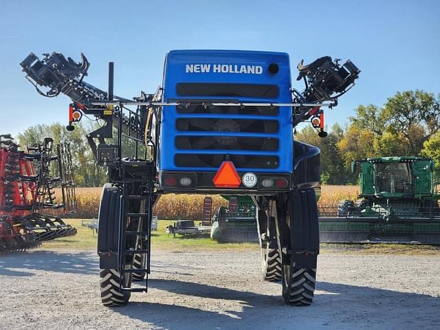 Image of New Holland SP370F equipment image 3