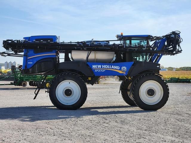 Image of New Holland SP370F equipment image 4