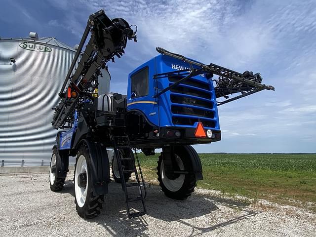 Image of New Holland SP370F equipment image 2