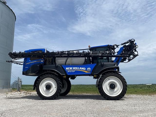 Image of New Holland SP370F equipment image 3