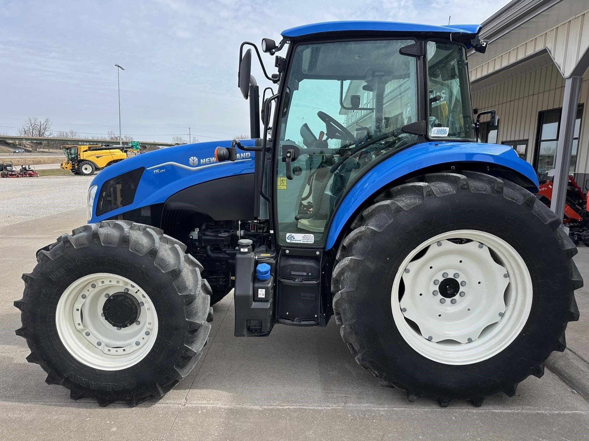 2022 New Holland T5.120 Equipment Image0
