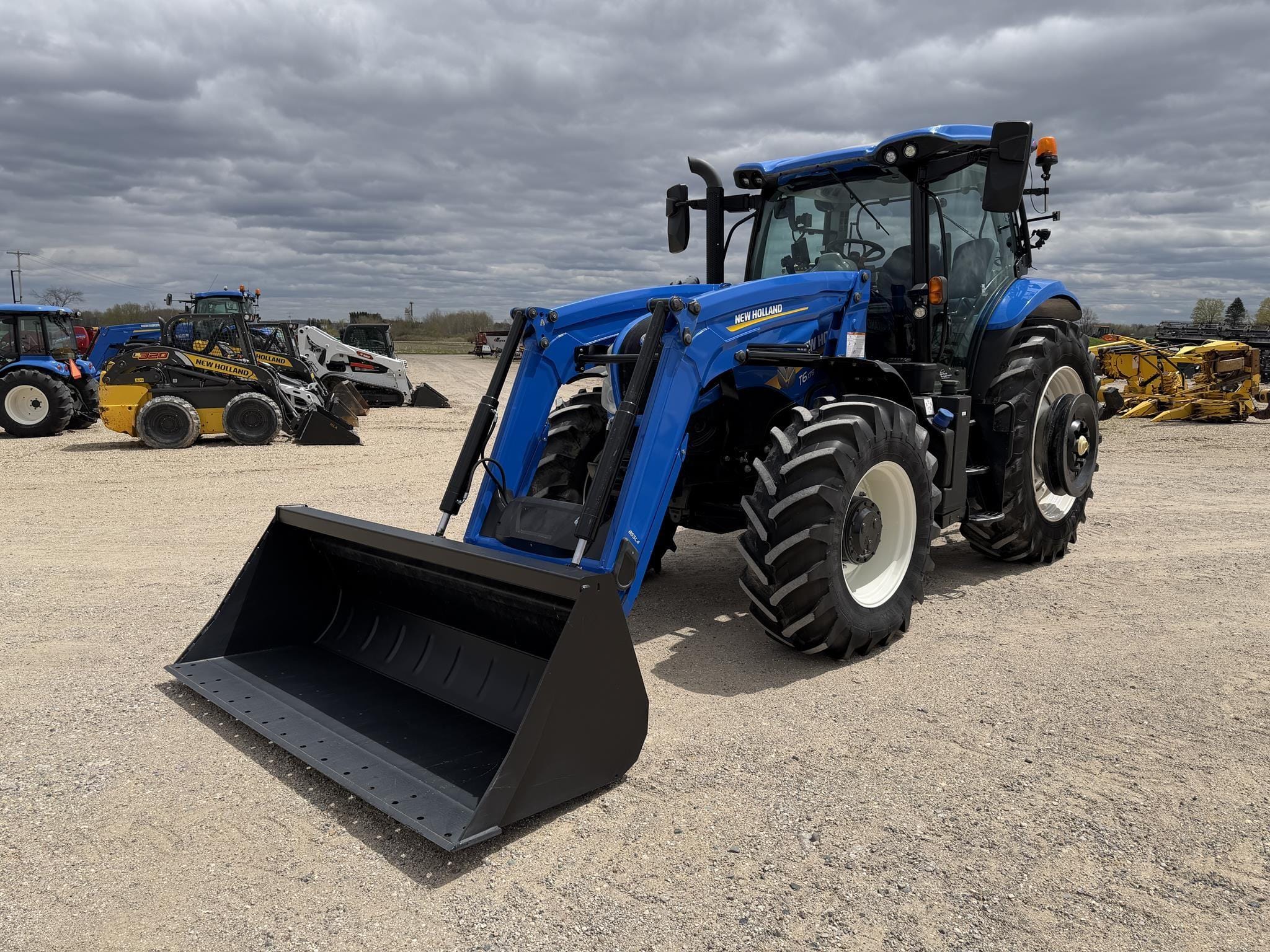 2022 New Holland T6.175 Equipment Image0