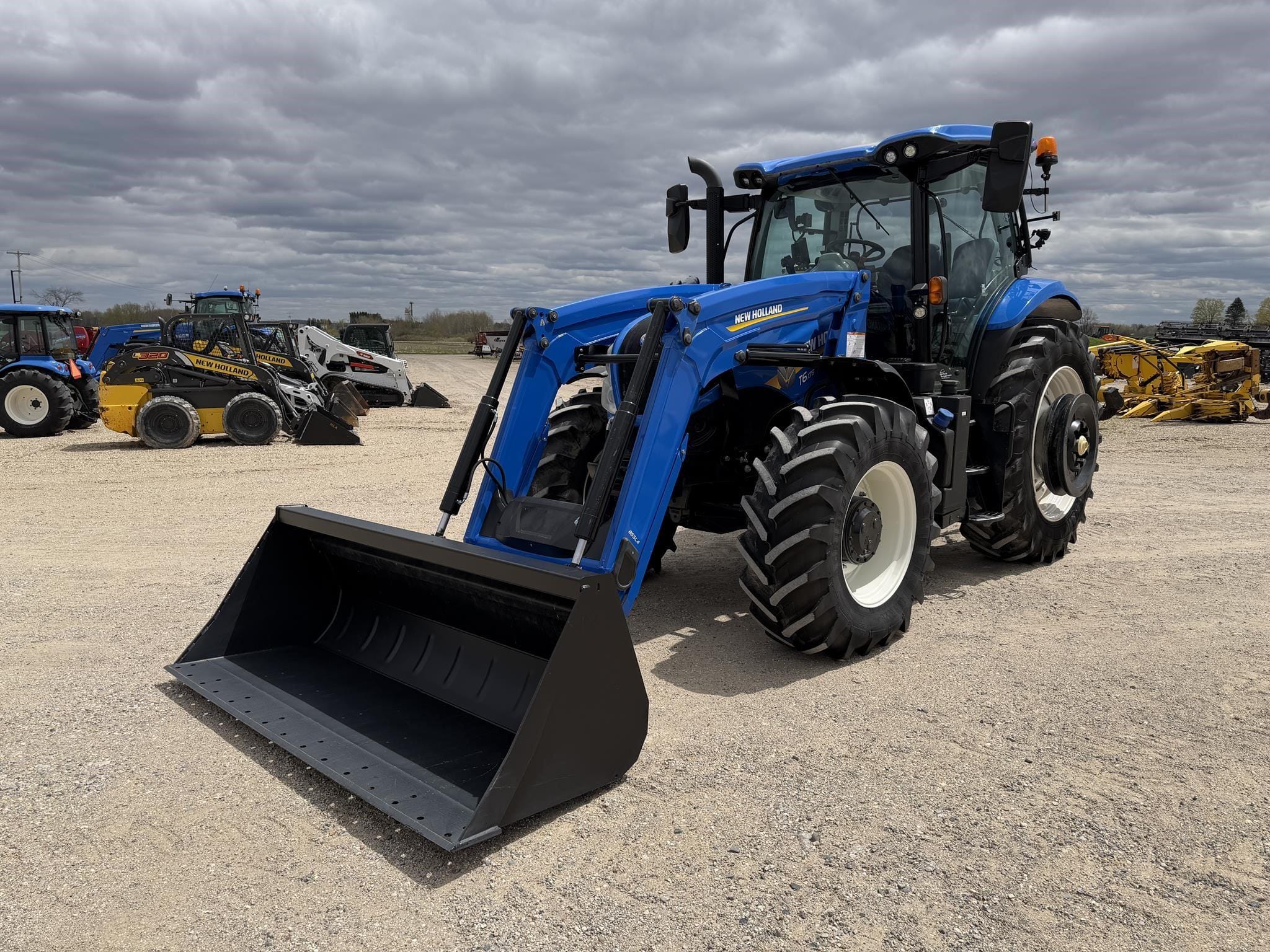 2022 New Holland T6.175 Equipment Image0