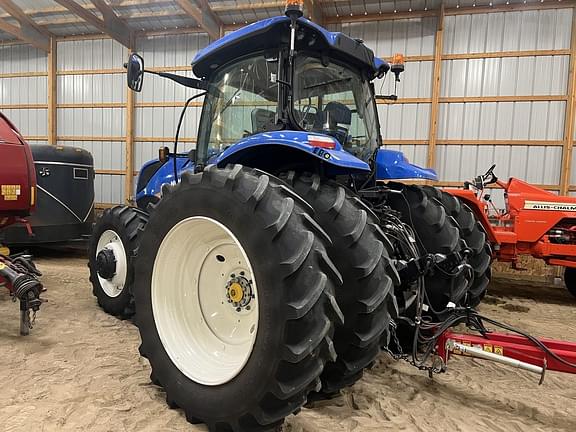 Image of New Holland T7.210 equipment image 2