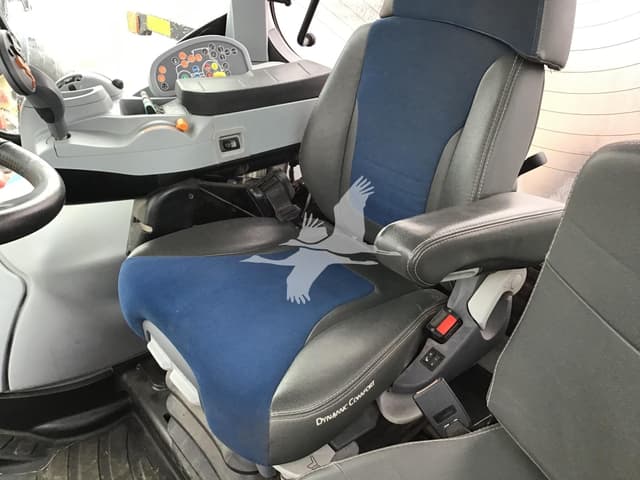 Image of New Holland T7.230 equipment image 2