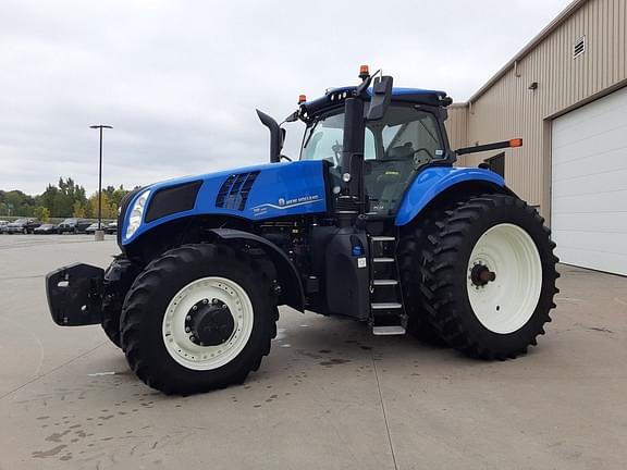 Main image New Holland T8.320 7