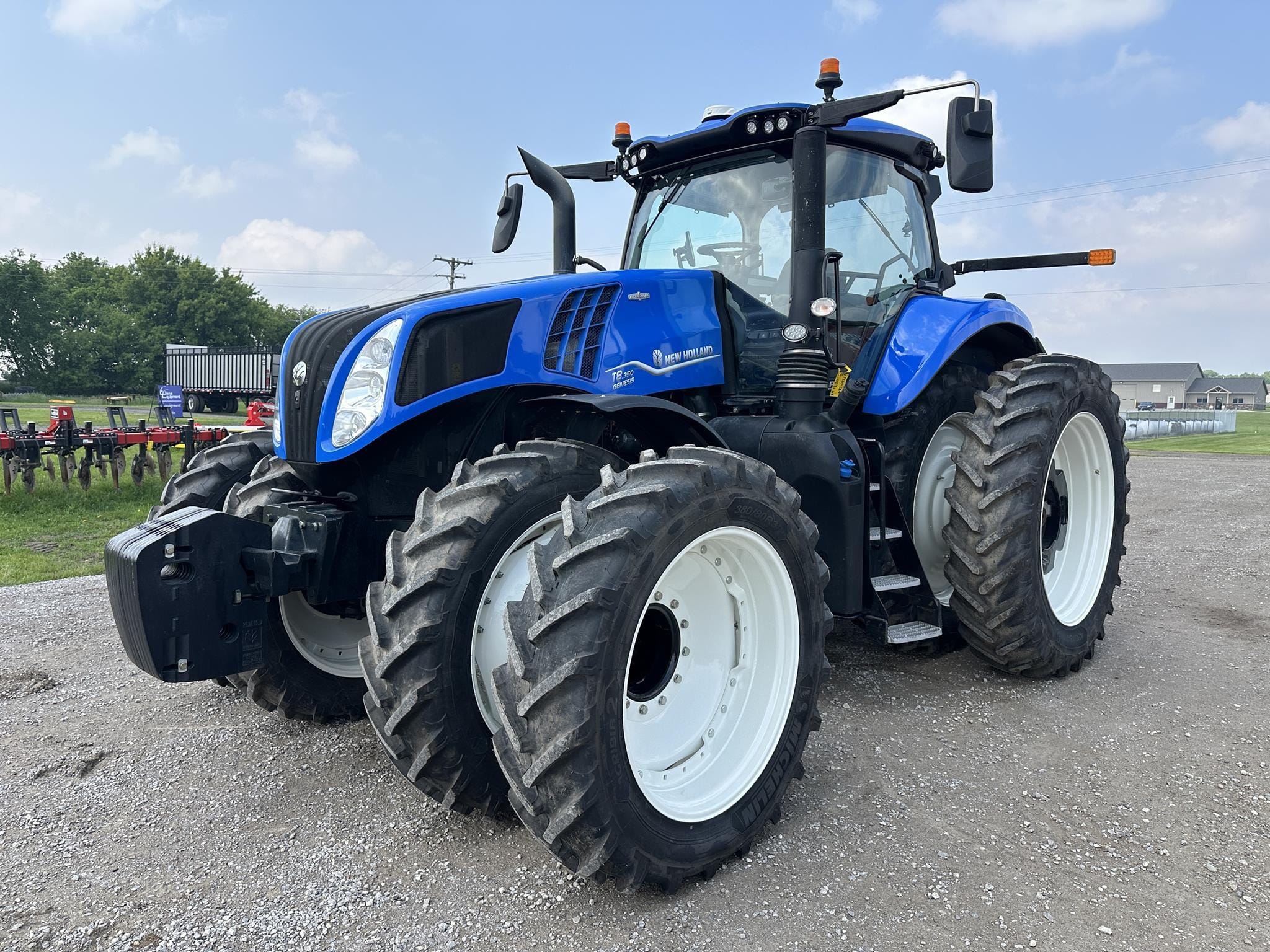 2022 New Holland T8.350 Equipment Image0