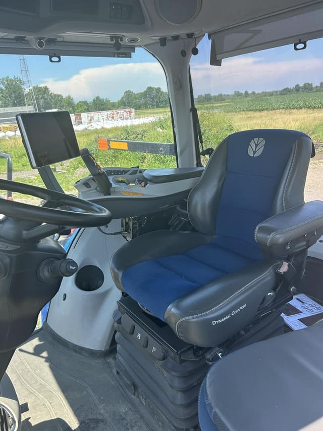 Image of New Holland T8.350 equipment image 3