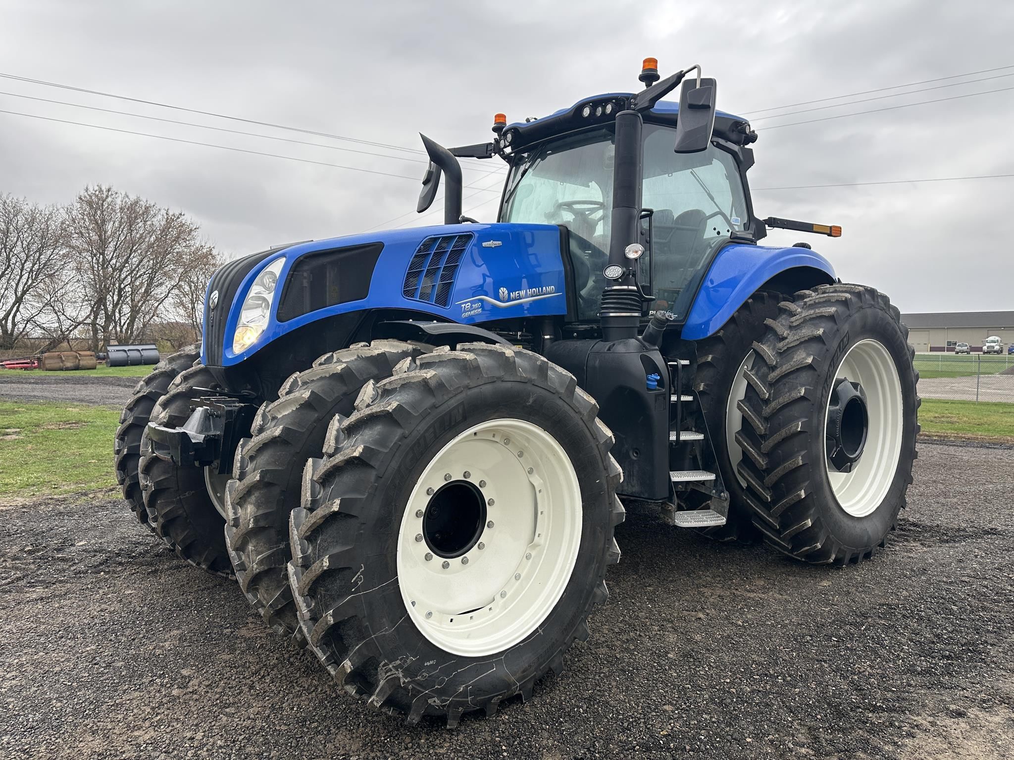 2022 New Holland T8.350 Equipment Image0