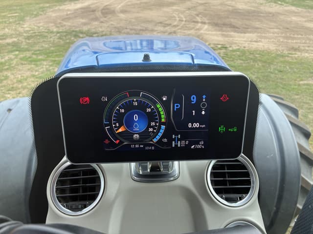 Image of New Holland T8.410 equipment image 4