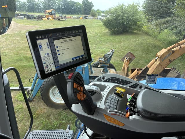 Image of New Holland T8.410 equipment image 3