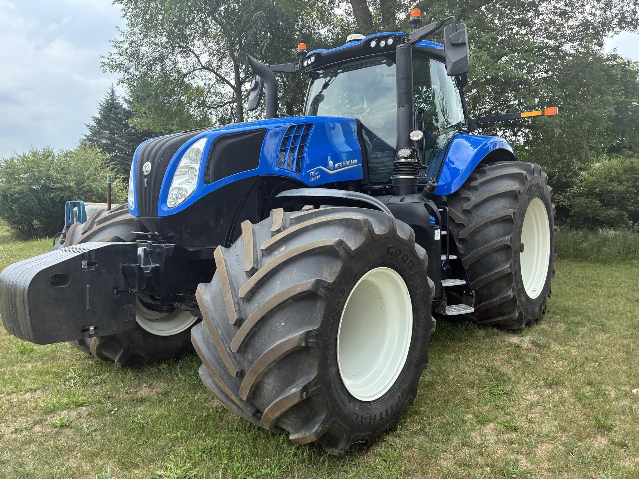 2022 New Holland T8.410 Equipment Image0