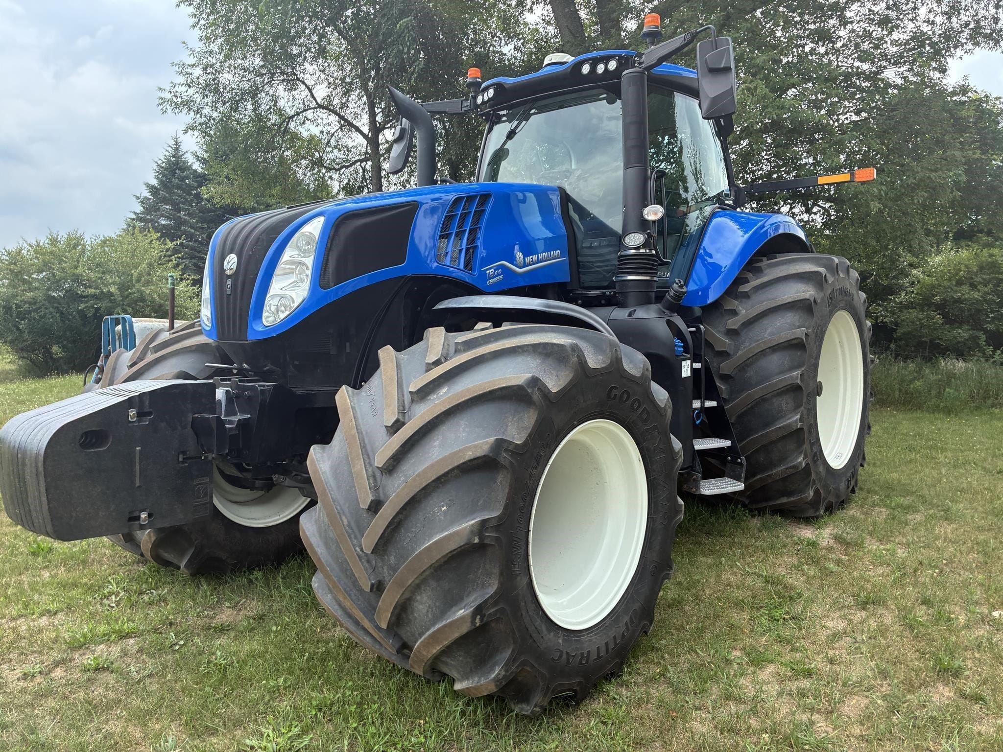 2022 New Holland T8.410 Equipment Image0
