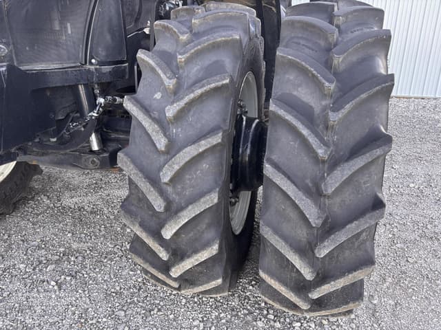 Image of New Holland T8.410 equipment image 4
