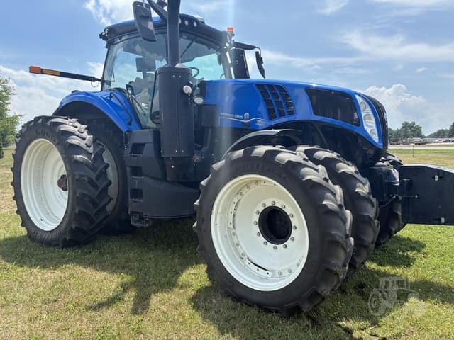 Image of New Holland T8.410 equipment image 4