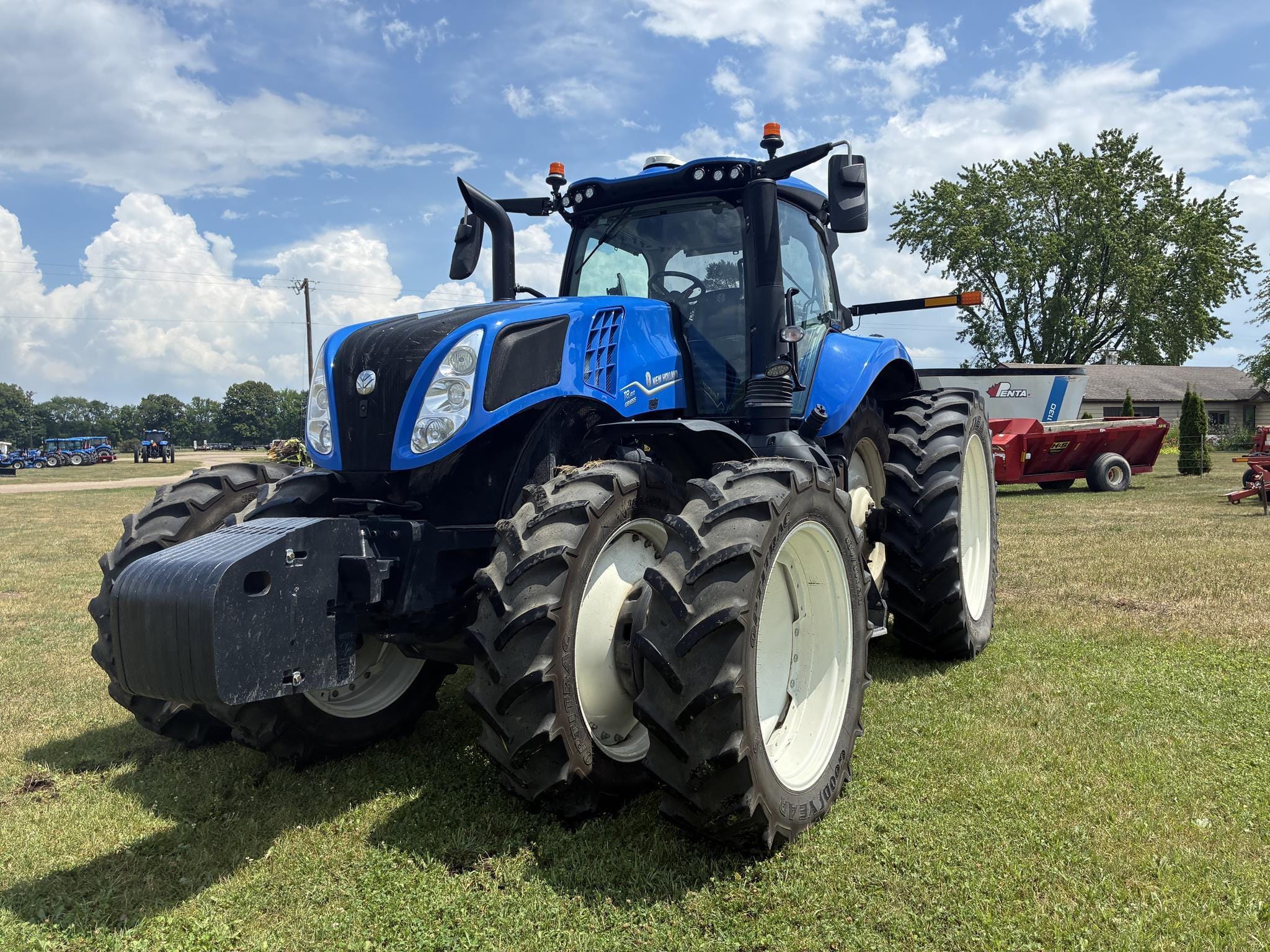 2022 New Holland T8.410 Equipment Image0