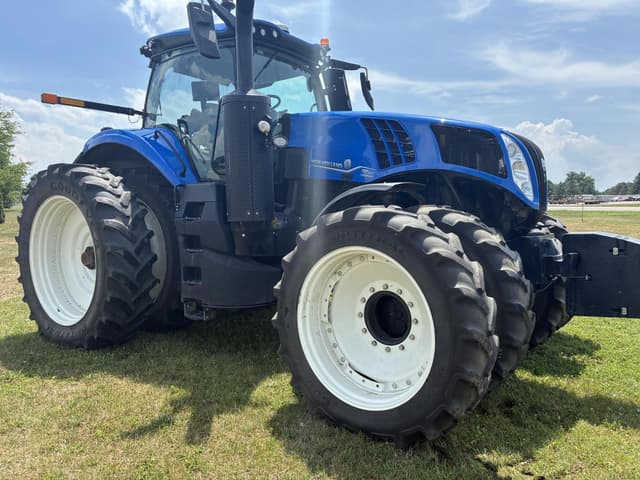 Image of New Holland T8.410 equipment image 4