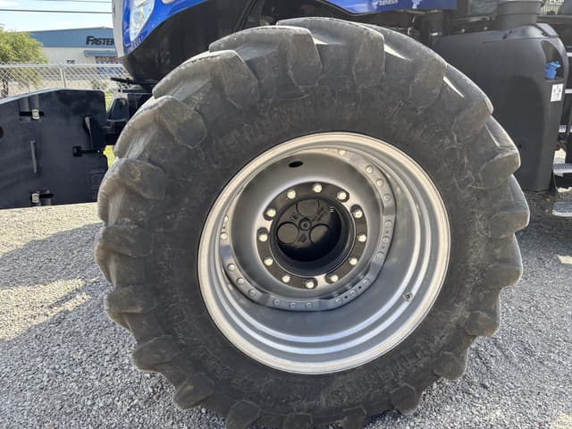 Image of New Holland T8.435 SmartTrax equipment image 1