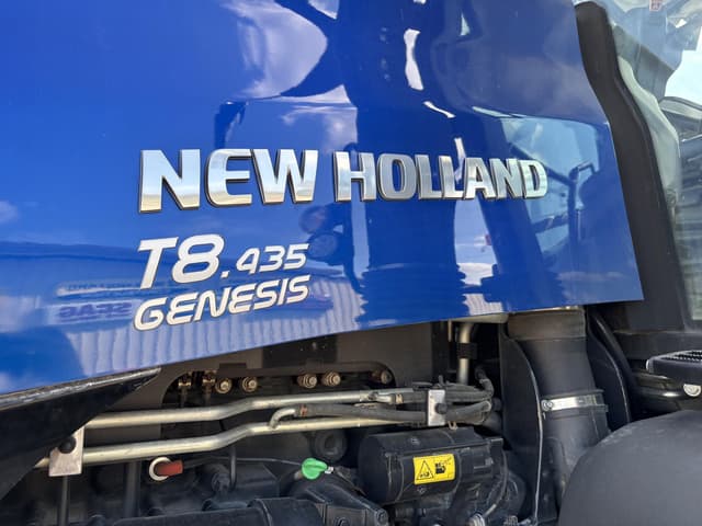 Image of New Holland T8.435 SmartTrax equipment image 2