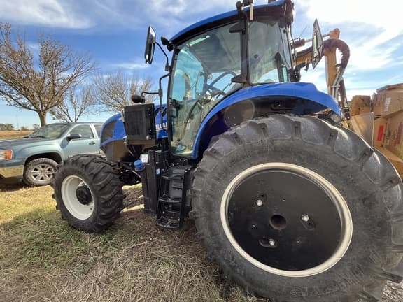 Image of New Holland TS6.110 equipment image 3
