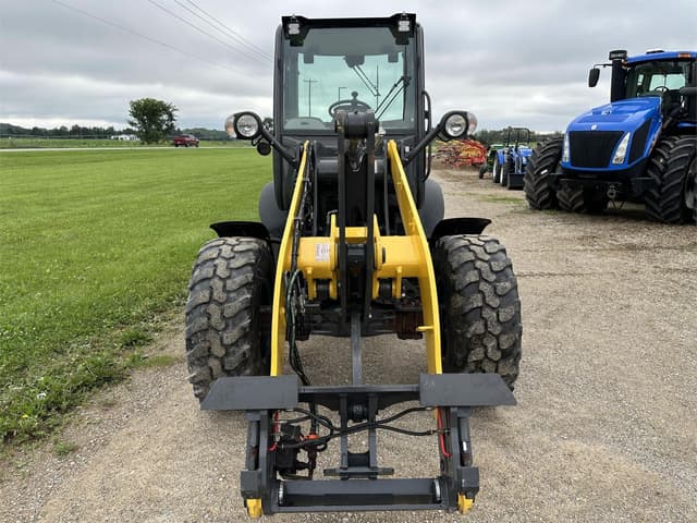 Image of New Holland W80C HS equipment image 2