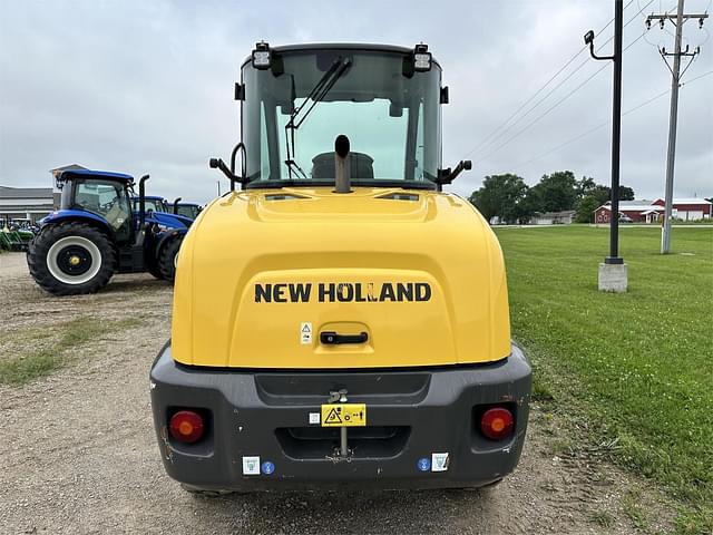 Image of New Holland W80C equipment image 4