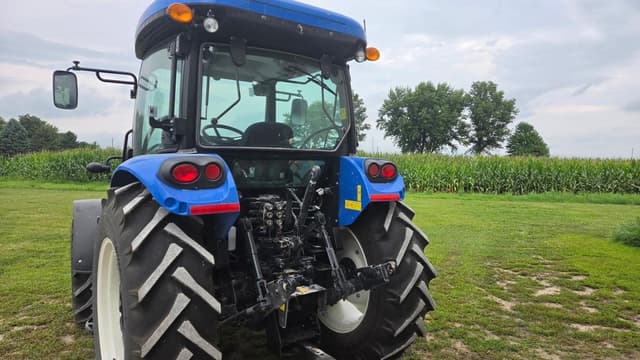 Image of New Holland Workmaster 120 equipment image 4