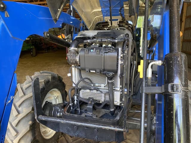 Image of New Holland Workmaster 120 equipment image 4