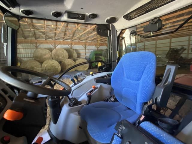 Image of New Holland Workmaster 120 equipment image 3