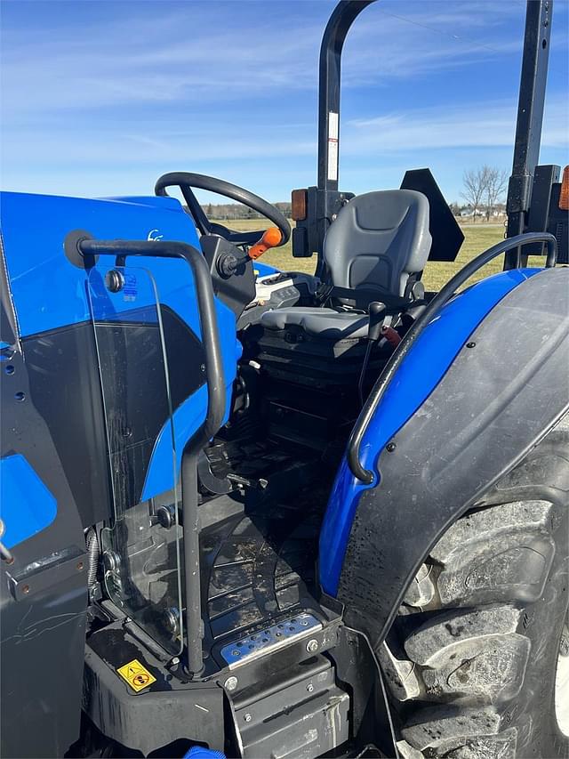 Image of New Holland Workmaster 120 equipment image 4