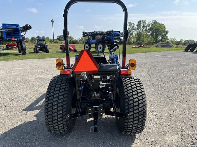 Image of New Holland Workmaster 25 equipment image 2