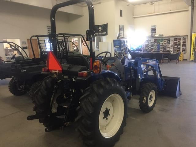 Image of New Holland Workmaster 25 equipment image 2