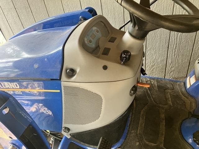 Image of New Holland Workmaster 25S equipment image 3