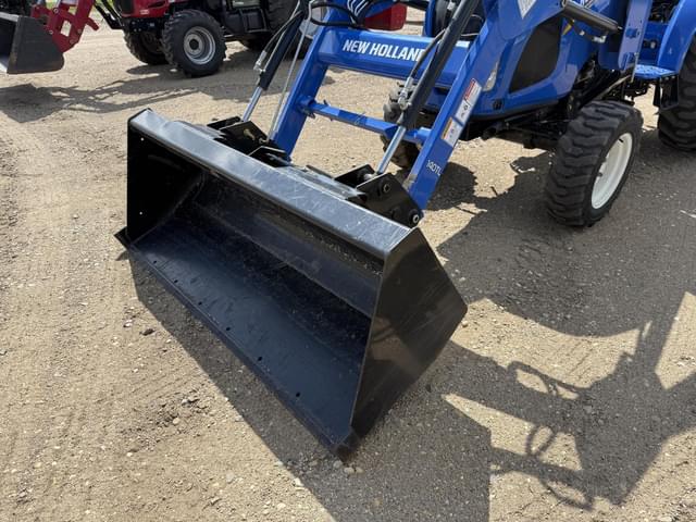 Image of New Holland Workmaster 35 equipment image 2
